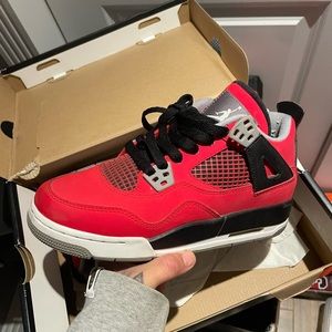 Air Jordan 4 Toro size 4.5